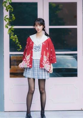 女警白嫩翘臀呻吟迎合_720超清免费观看